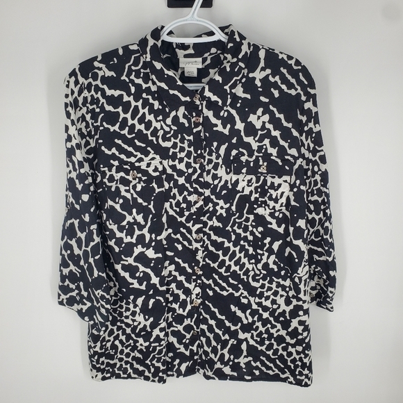Jaclyn Smith Top 3 / 4 Roll Tab Sleeve Black White Print Button Up Size XXL - Picture 11 of 11